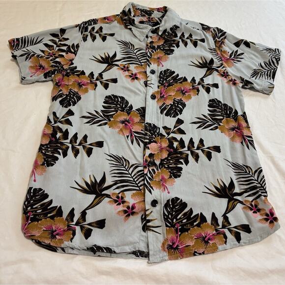 Eighty Eight Brand Boys Sz 10/12 Hawaiian Shirt Blue Pink Floral Viscose Resort - Picture 1 of 9